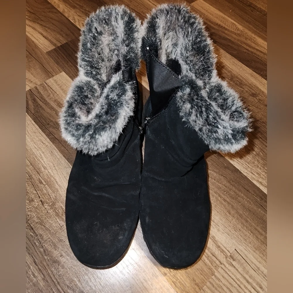 KHOMBU Black Suede Fur Trimmed Winter Boots Size 7 New